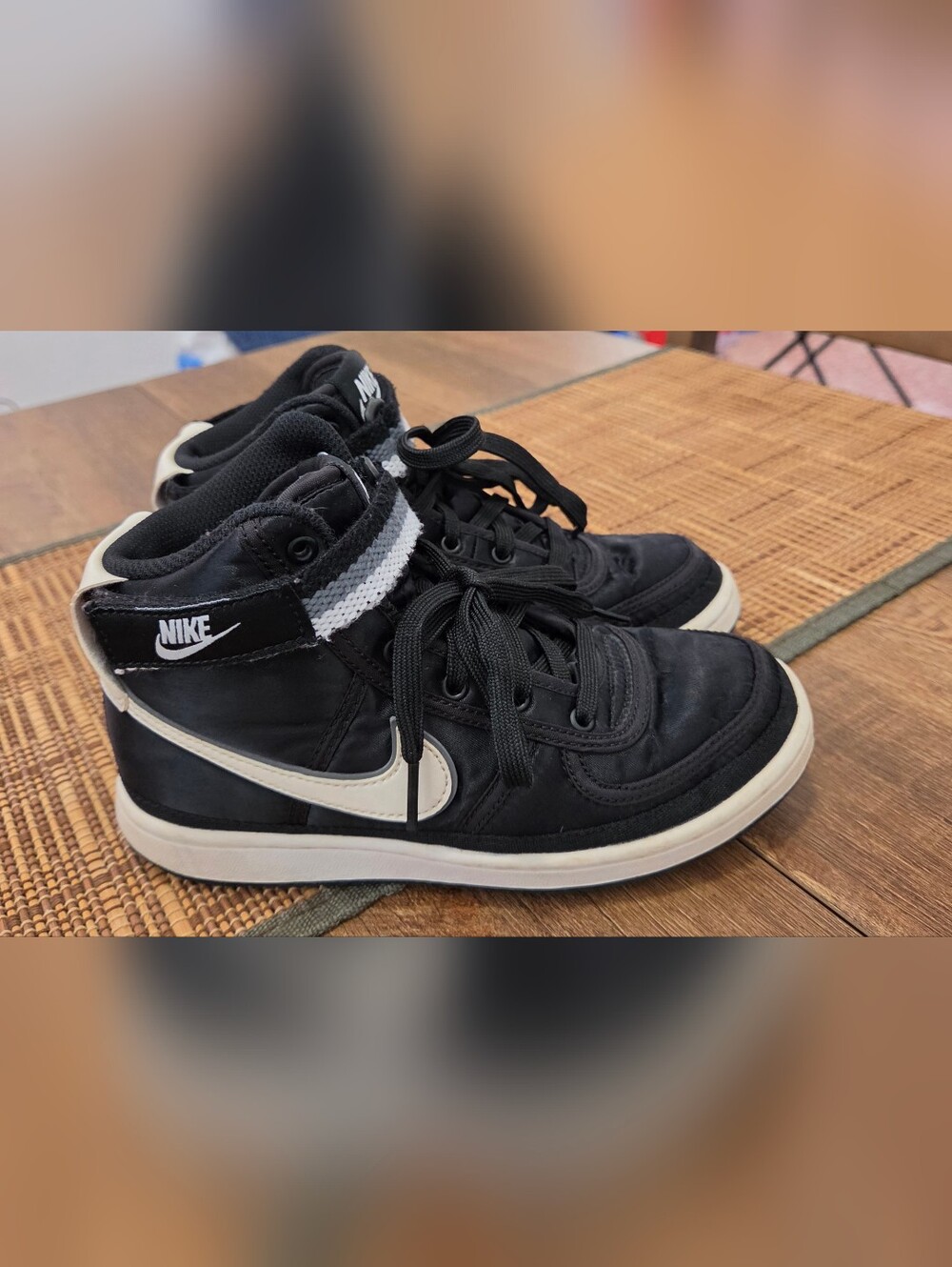 Nike Old School Mid Top Sneakers Youth Size 1.5Y Black White Retro Hook & Loop S